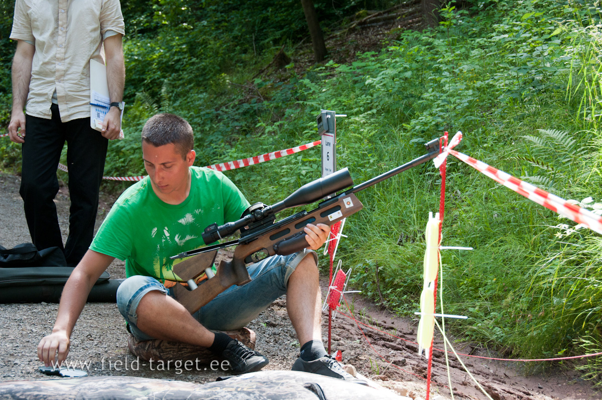 Any pellet that is completely made of lead, lead alloy, zinc or zinc alloy, or a similar material may be used.